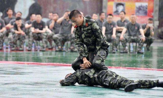 九游-Faker在快船比赛中持续失利，反败为胜引发热议！