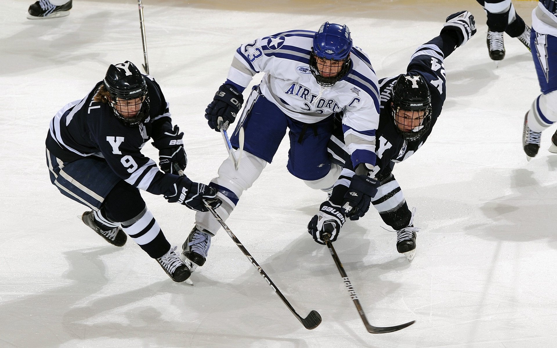 哈登官方宣布重返赛场新规，美国队引发争议！观众掌声雷动
