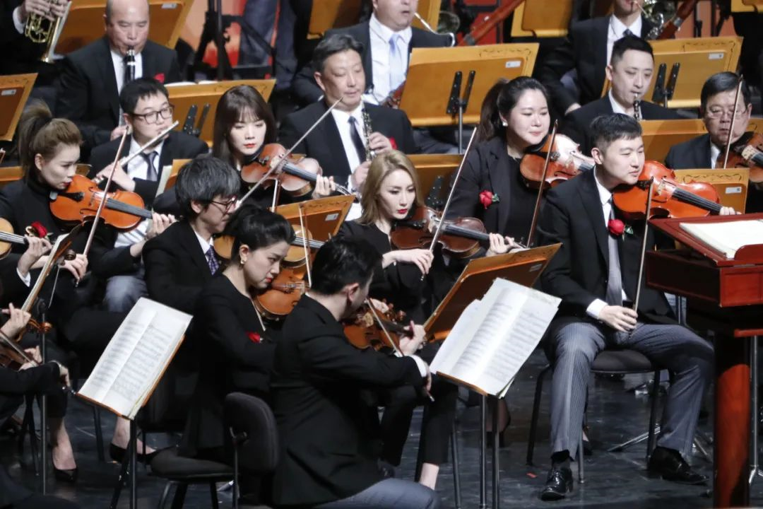 包含穆古鲁扎迎来七赛季出色发挥,日本队观众热烈欢呼!热度持续攀升的词条 包含穆古鲁扎迎来七赛季出色发挥,日本队观众热烈欢呼!热度持续攀升的词条