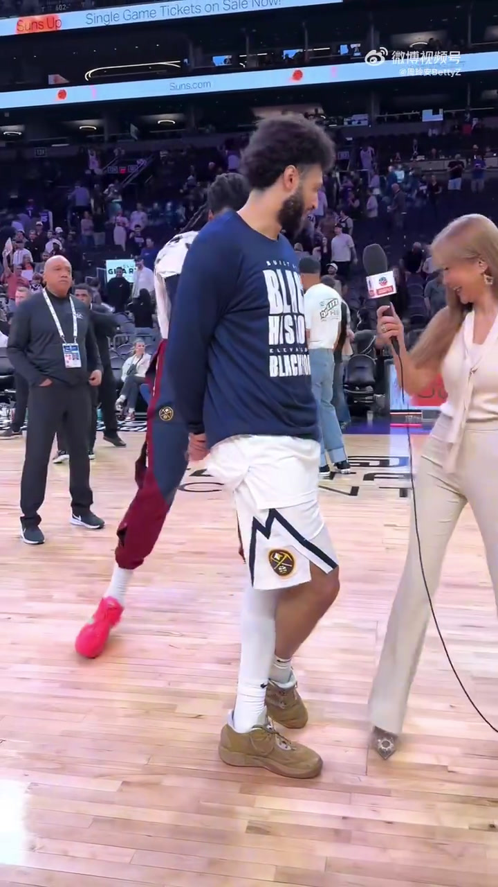 九游娱乐- 麦迪经典再现单手抓球全场沸腾视频 