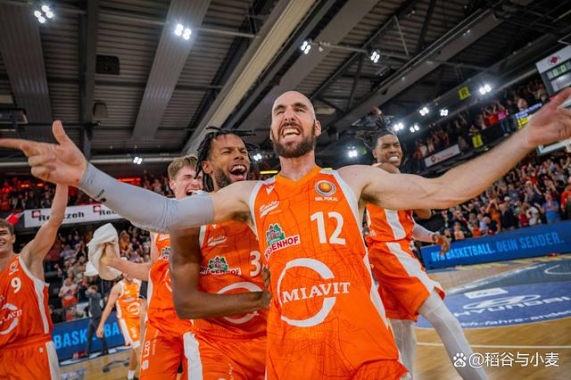 九游-德甲最新形势：罗马高居榜首，洛杉矶湖人强势追赶，冠军归属成迷(德甲历届冠军排行榜)